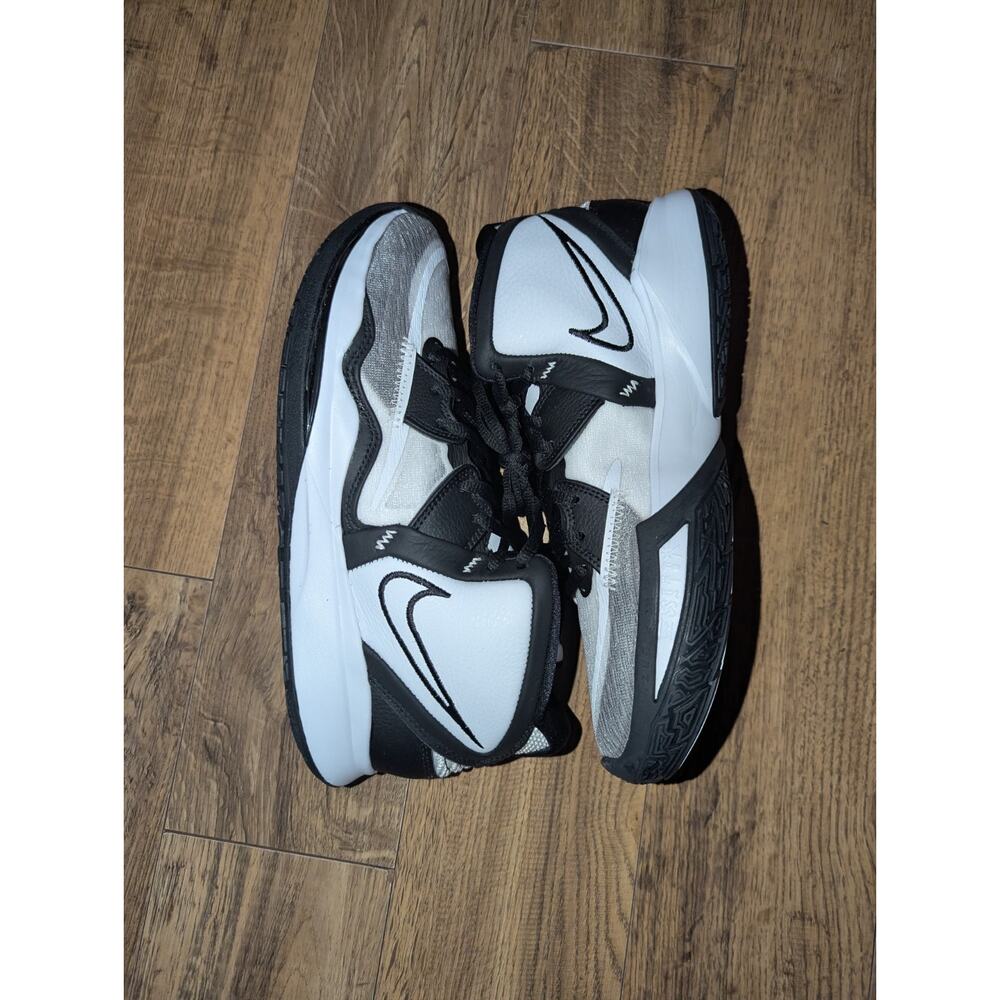Nike Kyrie Infinity Team Basketball Black White Panda Mens Size 9 DO9616-100 - Picture 9 of 9